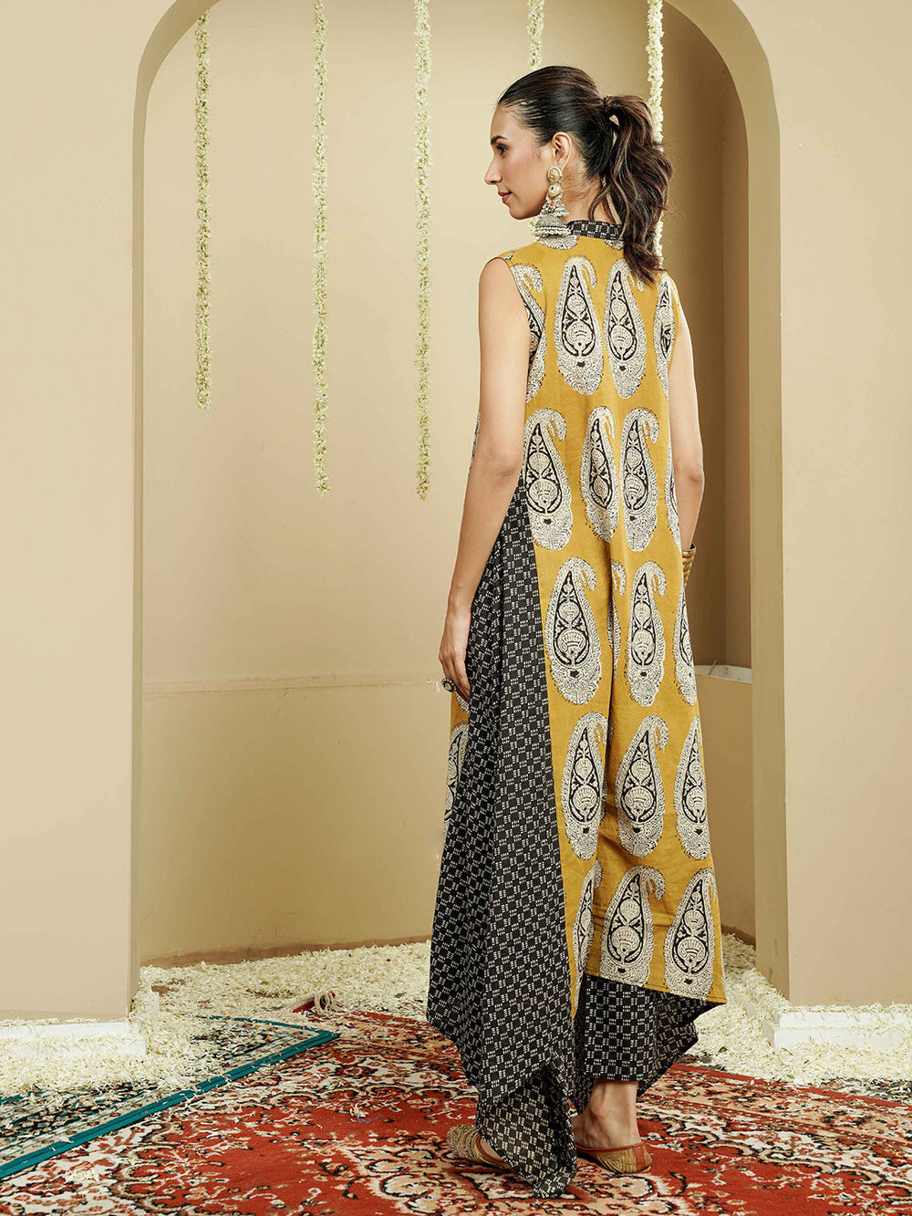 ajrak dress designs Gul Ahmed Ajrak Featuring elegant ajrak dress designs in three-piece  unstitched lawn suits. Looks very traditional & comfortable for summer.  It's soulful tradition with bold modern elegance 